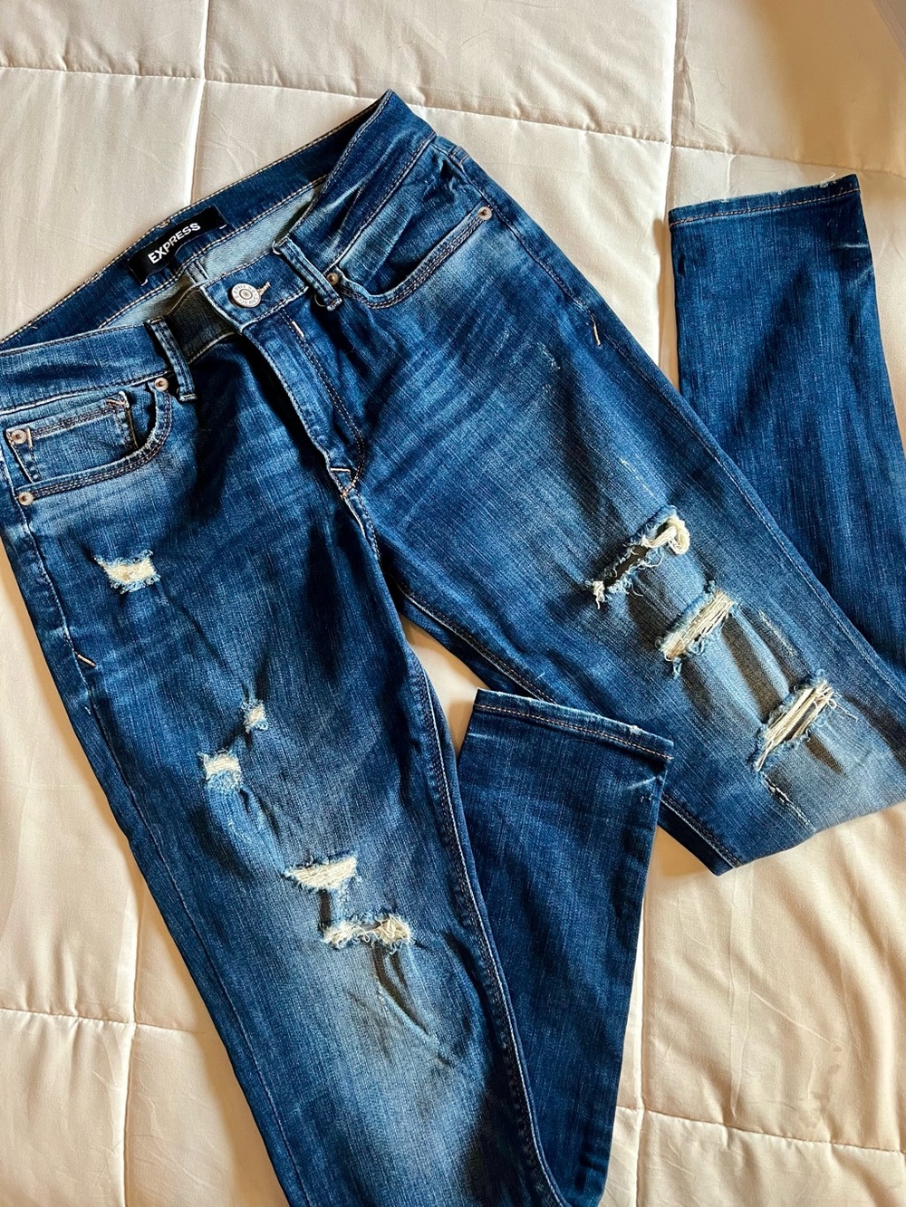 Express Distressed Denim Jeggings Jeans! Size 4R